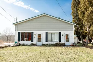 391 Mercer Rd, Hempfield Township, PA 16125 - Photo 2