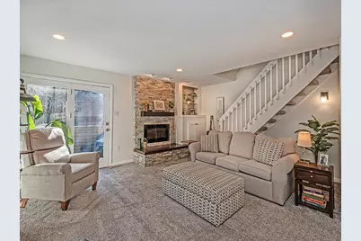 1402 Towne Square Dr, Pittsburgh, PA 15101 - Photo 8