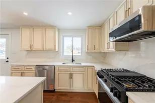 8617 Peters Rd, Cranberry Township, PA 16066 - Photo 14