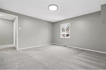 327 E Bruceton Rd, Pittsburgh, PA 15236 - Photo 24