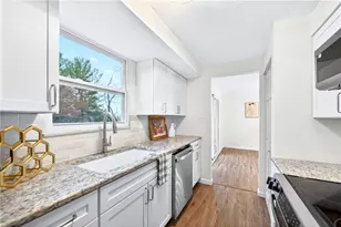 1923 Ivanhoe Dr, Irwin, PA 15642 - Photo 8