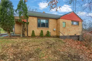 1275 Balmoral Dr, Pittsburgh, PA 15237 - Photo 2