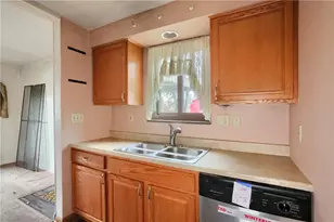 1275 Balmoral Dr, Pittsburgh, PA 15237 - Photo 10