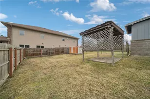 709 Helman St, Youngwood, PA 15697 - Photo 16