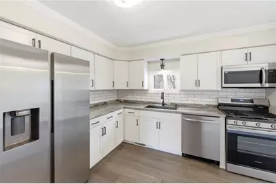 2421 Graceland Rd, New Castle, PA 16105 - Photo 8