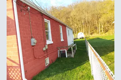 18 Penn Ave, Claysville, PA 15322 - Photo 6