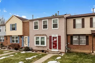 176 W Russets Circle, Bridgeville, PA 15017 - Photo 2