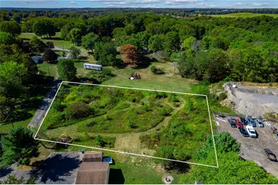 112 Elgie Dr, Center Township, PA 16001 - Photo 4