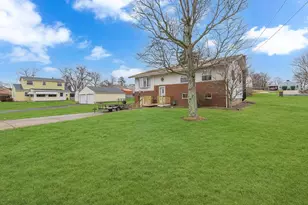 161 Maple Dr, Beaver, PA 15009 - Photo 2