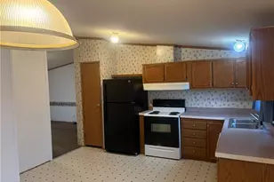 903 Union St, Farrell, PA 16121 - Photo 8