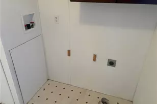 903 Union St, Farrell, PA 16121 - Photo 12