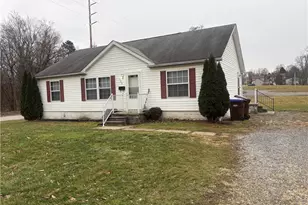 903 Union St, Farrell, PA 16121 - Photo 2