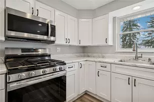 10660 Crestview Dr, Irwin, PA 15642 - Photo 8