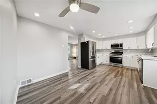 10660 Crestview Dr, Irwin, PA 15642 - Photo 10