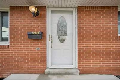 10660 Crestview Dr, Irwin, PA 15642 - Photo 2