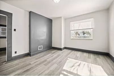 808 E 10th Ave, Munhall, PA 15120 - Photo 16