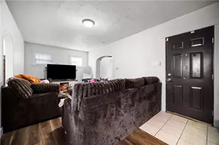 205 Thomas St, West Mifflin, PA 15122 - Photo 4