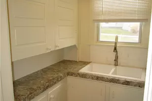 1228 N Sharpsville Ave, Sharon, PA 16146 - Photo 8