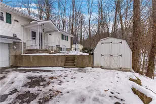 522 Spring St, Jefferson Township, PA 16134 - Photo 2