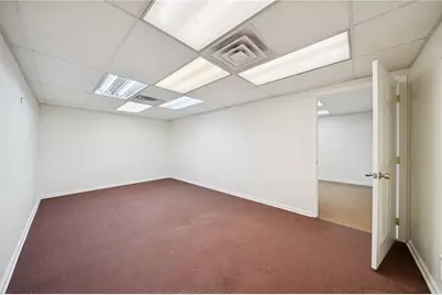 135 E 6th Ave, Tarentum, PA 15084 - Photo 14