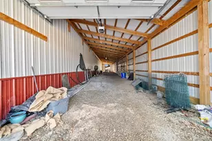 185 Dutch Glory Rd, Amity, PA 15311 - Photo 32