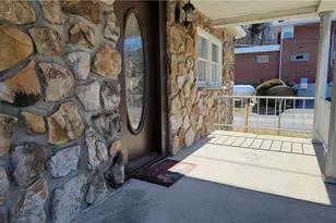 60 Strayer St, Central City Borough, PA 15926 - Photo 4