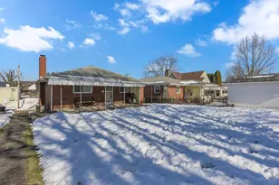 2013 Davidson St, Aliquippa, PA 15001 - Photo 2