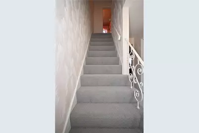 5015 Elmwood Dr, Pittsburgh, PA 15227 - Photo 22