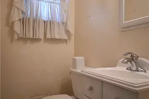 5015 Elmwood Dr, Pittsburgh, PA 15227 - Photo 20