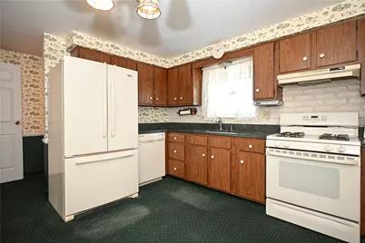 5015 Elmwood Dr, Pittsburgh, PA 15227 - Photo 18