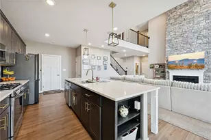 240 Victoria Dr, Pittsburgh, PA 15239 - Photo 8