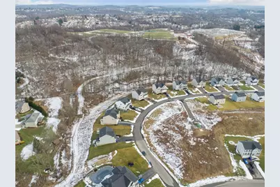 240 Victoria Dr, Pittsburgh, PA 15239 - Photo 40