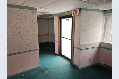 300 Longfellow St, Vandergrift, PA 15690 - Photo 26