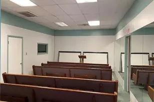 300 Longfellow St, Vandergrift, PA 15690 - Photo 4