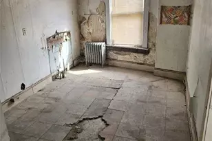 300 Longfellow St, Vandergrift, PA 15690 - Photo 24