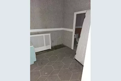 300 Longfellow St, Vandergrift, PA 15690 - Photo 30