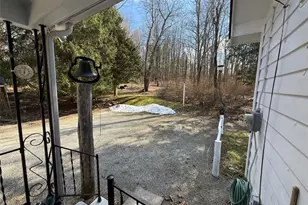 420 Sugar Run Rd, Saint Clair Township, PA 15944 - Photo 14