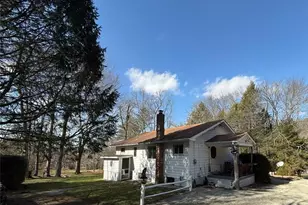 420 Sugar Run Rd, Saint Clair Township, PA 15944 - Photo 6