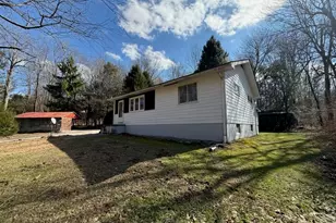 420 Sugar Run Rd, Saint Clair Township, PA 15944 - Photo 2