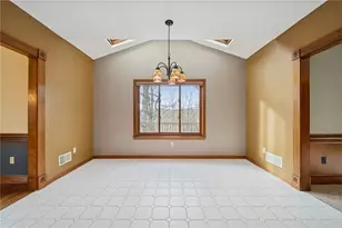 10484 Olde Villa Dr, Pittsburgh, PA 15044 - Photo 18