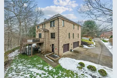 10484 Olde Villa Dr, Pittsburgh, PA 15044 - Photo 8