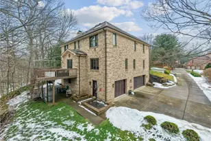 10484 Olde Villa Dr, Pittsburgh, PA 15044 - Photo 8