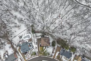 10484 Olde Villa Dr, Pittsburgh, PA 15044 - Photo 8