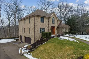 10484 Olde Villa Dr, Pittsburgh, PA 15044 - Photo 4