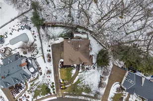 10484 Olde Villa Dr, Pittsburgh, PA 15044 - Photo 10