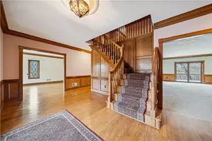 10484 Olde Villa Dr, Pittsburgh, PA 15044 - Photo 12