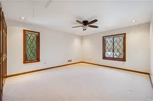 10484 Olde Villa Dr, Pittsburgh, PA 15044 - Photo 42