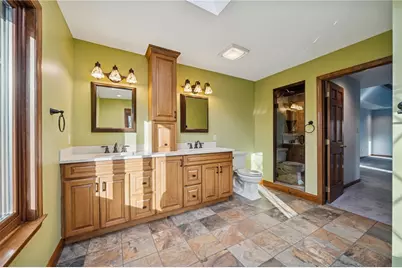 10484 Olde Villa Dr, Pittsburgh, PA 15044 - Photo 38