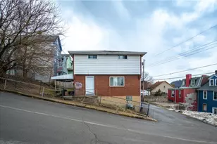 812 Neel St, Homestead, PA 15120 - Photo 2