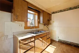 626 Hazel St, West Mifflin, PA 15122 - Photo 6